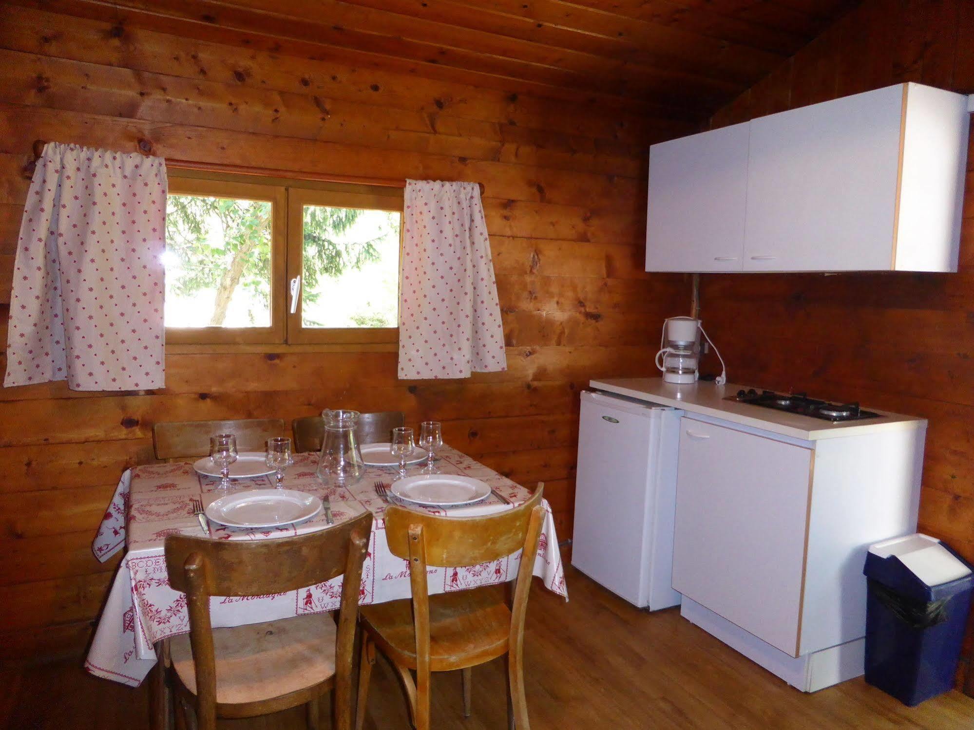 Camping L'Ecureuil - Mont-Blanc Village Domancy 外观 照片